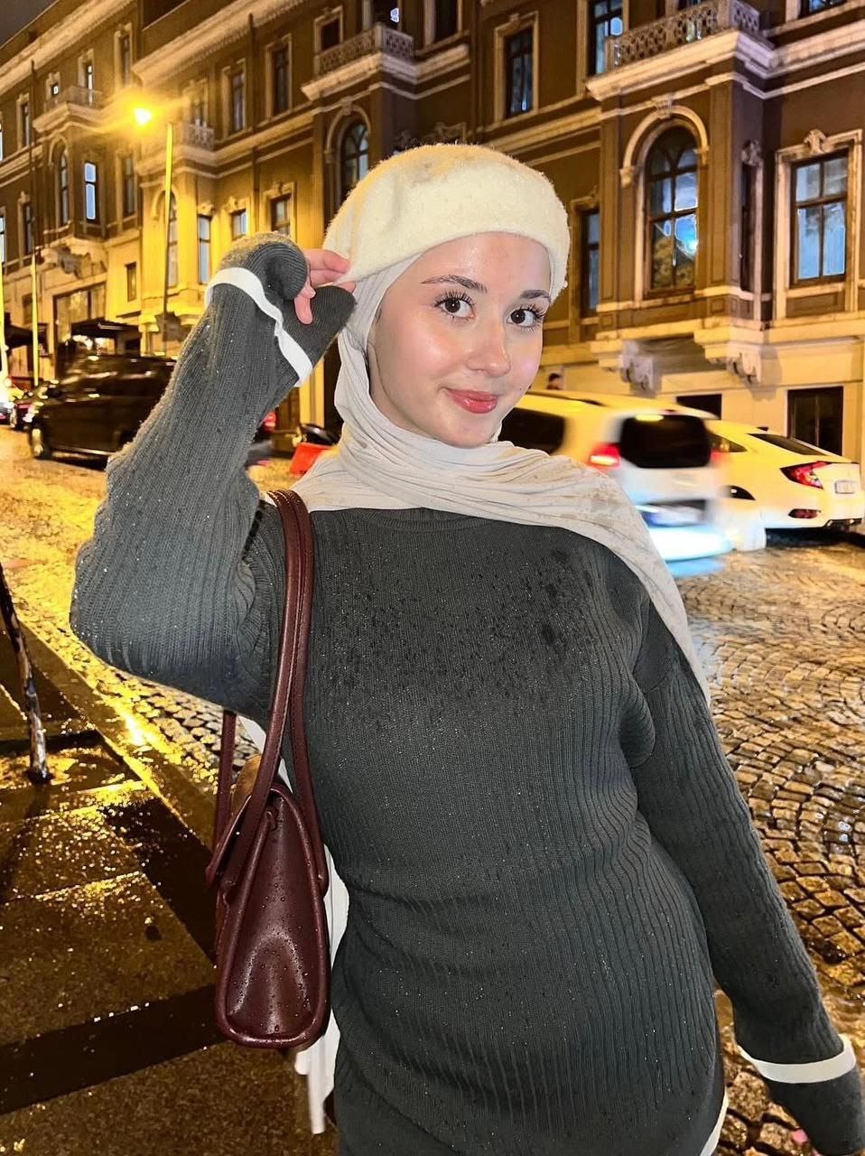 Yolgeçen Şaşırtıcı Kadın Bayan Escort Neval